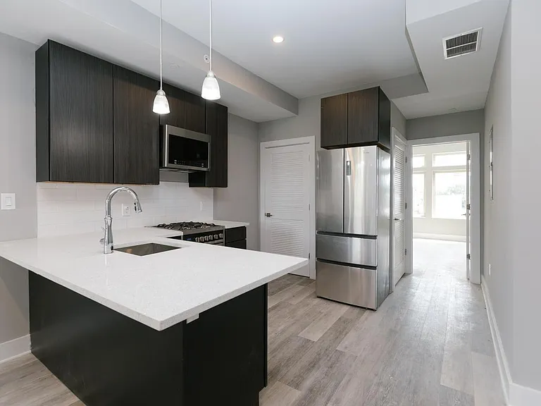 1906 Ingersoll St #B